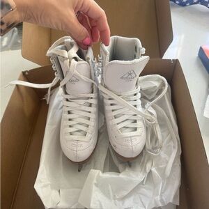 Girls size 12 - Jackson 200 Ice Skates